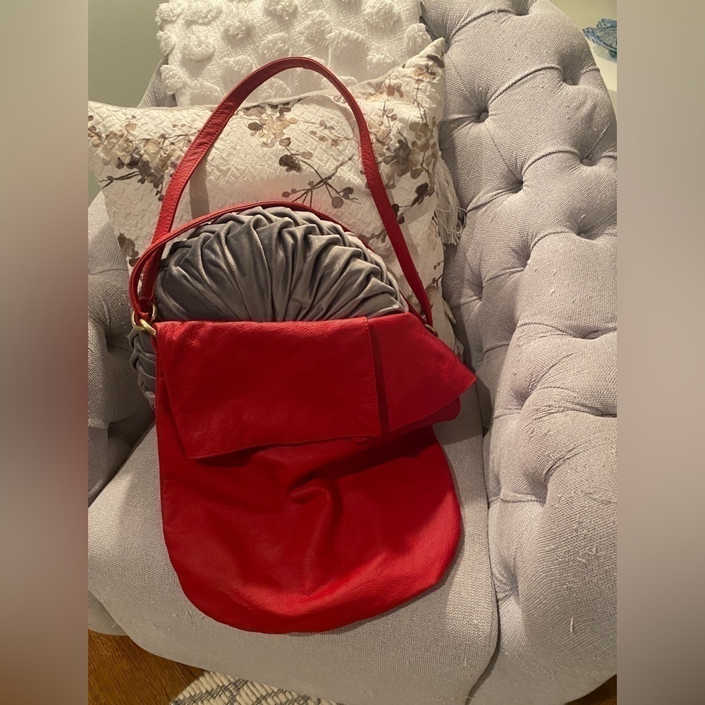 Red Leather Slouchy Shoulder Bag Purse w/Flap Closure Brass Hardware Vintage